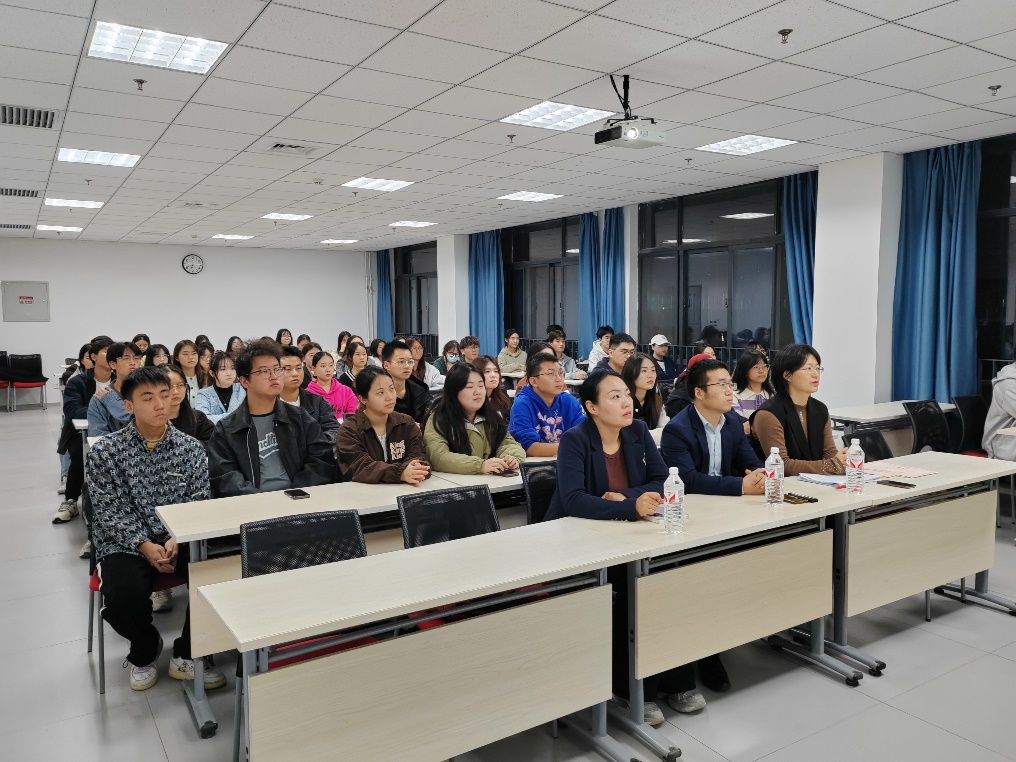 说明: D:\钉钉存储\2024.10.29304am永利集团官网学风联络员聘书颁发大会照片\微信图片_20241029221504.jpg